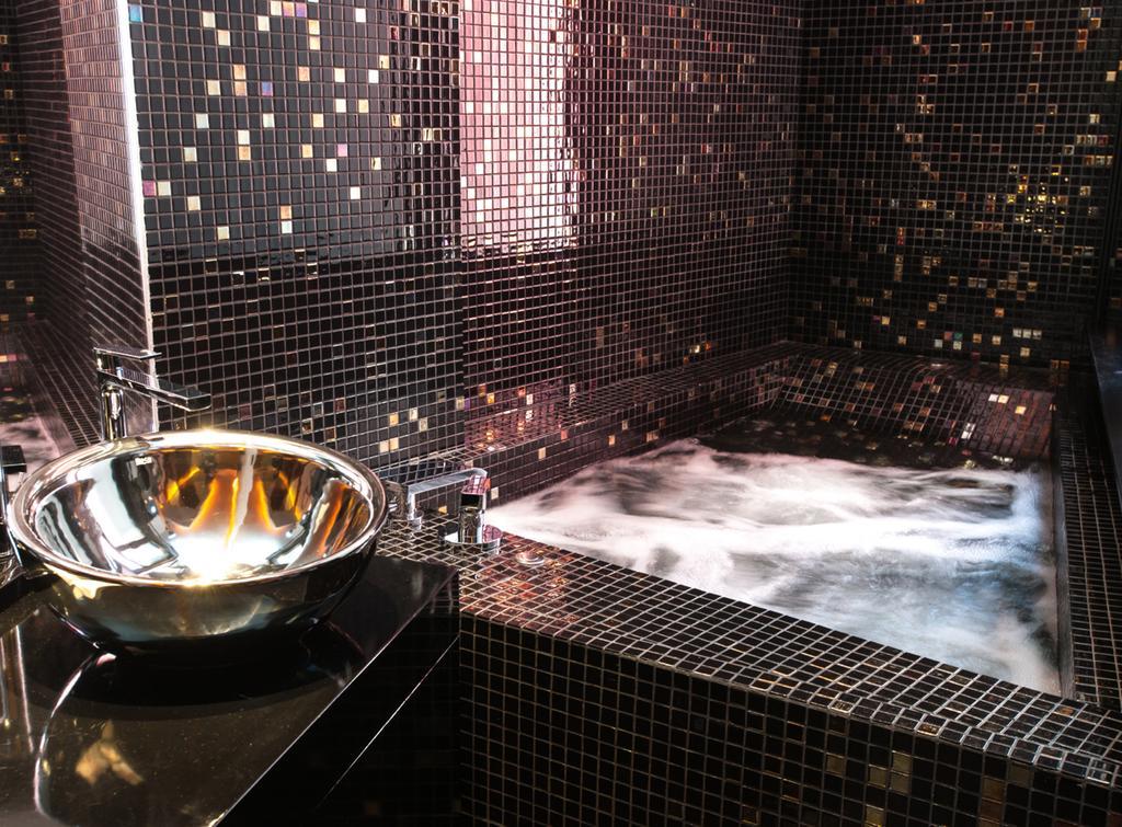 Hotel Loob Madrid (Adults Only) Torrejón de Ardoz Szoba fotó