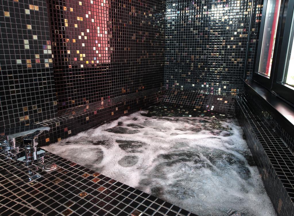 Hotel Loob Madrid (Adults Only) Torrejón de Ardoz Szoba fotó
