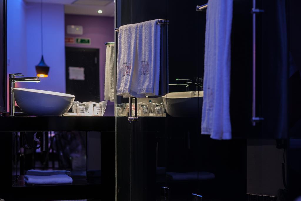 Hotel Loob Madrid (Adults Only) Torrejón de Ardoz Szoba fotó