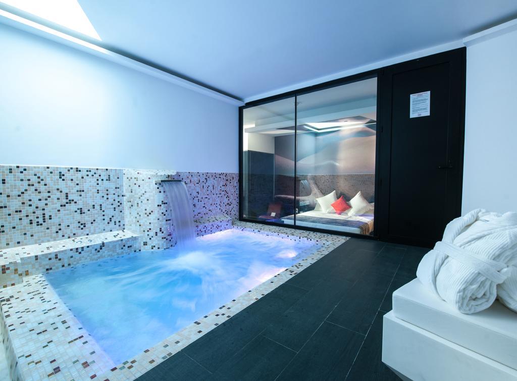 Hotel Loob Madrid (Adults Only) Torrejón de Ardoz Szoba fotó