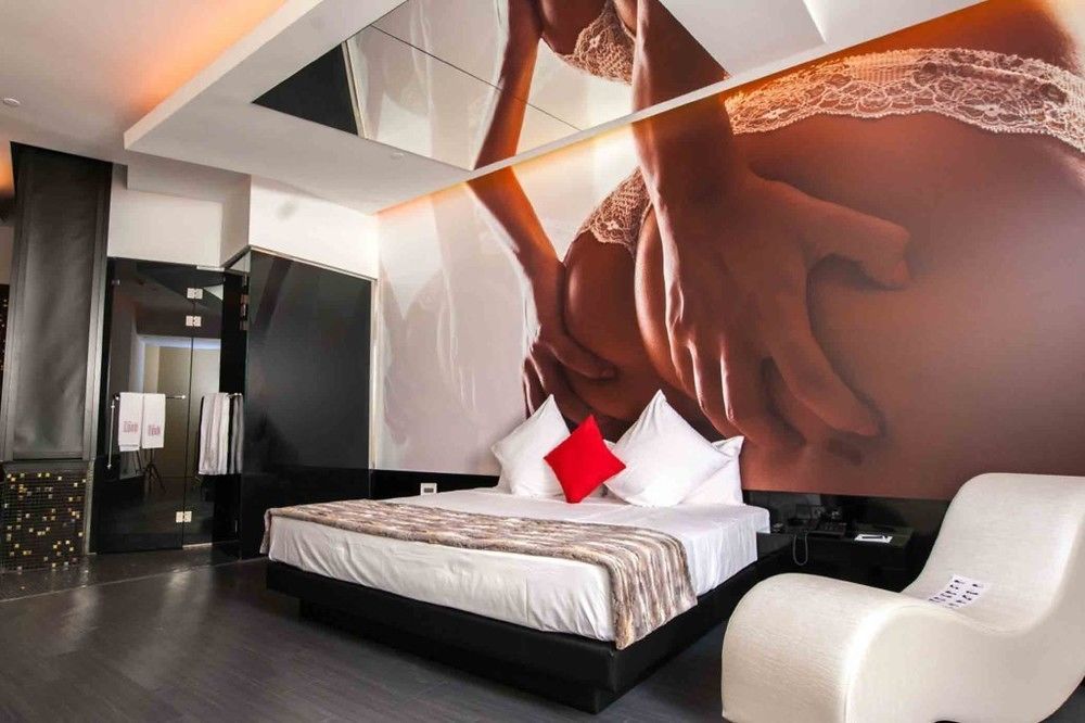 Hotel Loob Madrid (Adults Only) Torrejón de Ardoz Kültér fotó