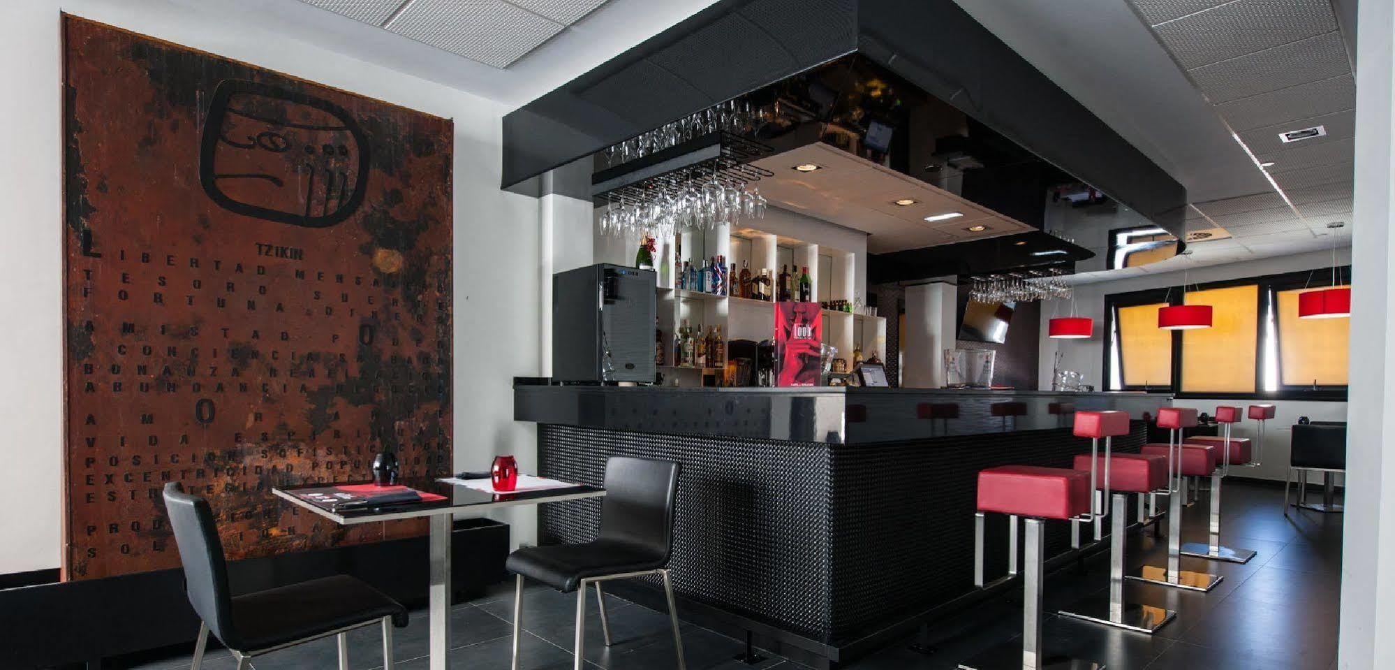 Hotel Loob Madrid (Adults Only) Torrejón de Ardoz Kültér fotó